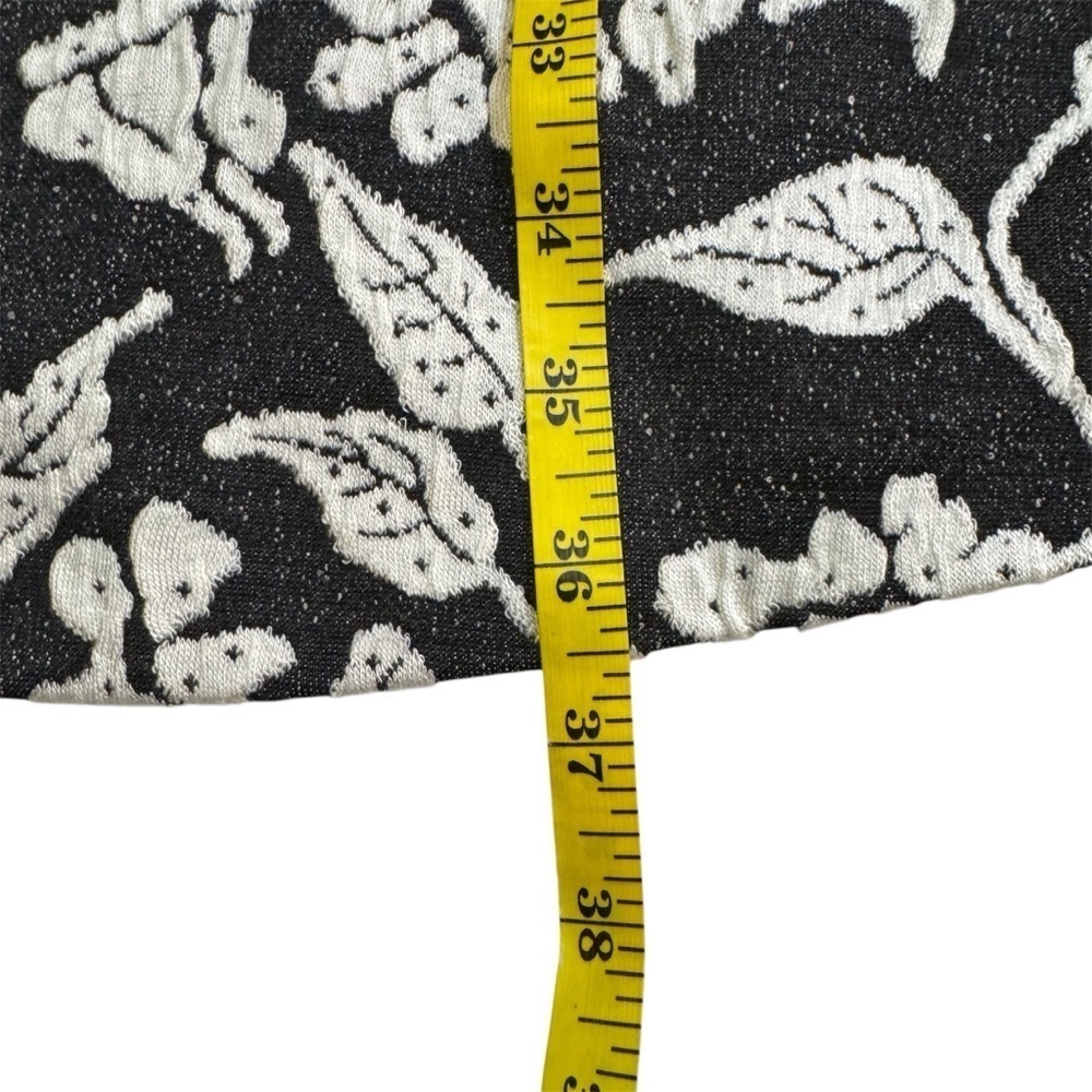 Newport News Black & White Floral Brocade Jacket Coat
Size 8
NWT
Vintage - Picture 9 of 11